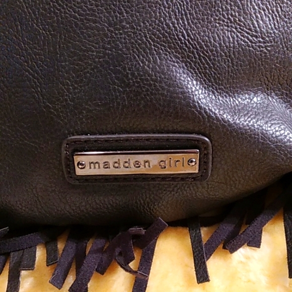 MADDEN GIRL GRAY FAUX LEATHER FRINGE CROSSBODY BAG - Picture 3 of 6